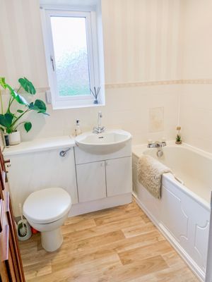 BATHROOM- click for photo gallery
